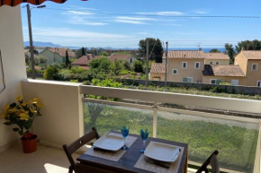 Ideally located in Bandol ! Studio 4 pax - small seaview & private parking